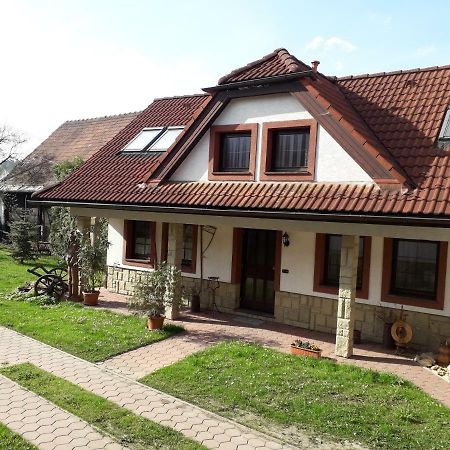 Apartman Kristina Ivachnova 49 Bešeňová Екстериор снимка