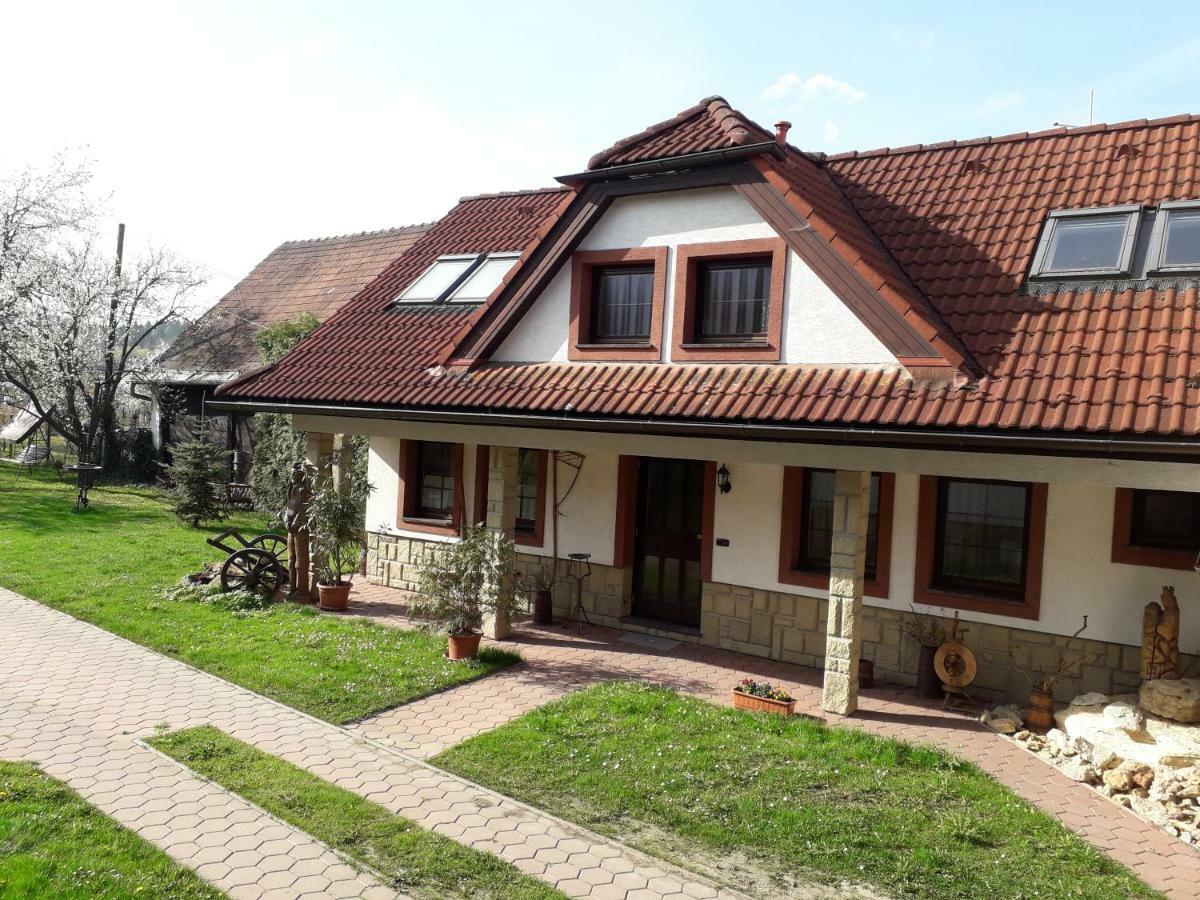Apartman Kristina Ivachnova 49 Bešeňová Екстериор снимка